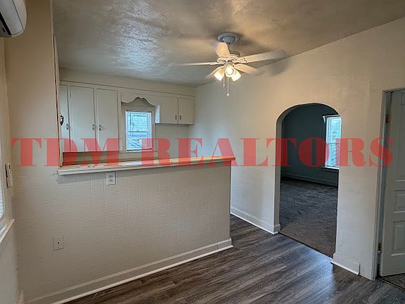 4th image of 419 Clinton St #421-1/2