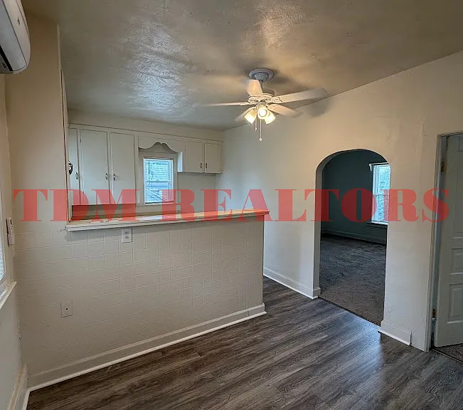 419 Clinton St #421-1/2 — Photo 4