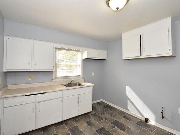 2nd image of 8115 W Villard Ave #8115