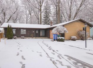 6170 Magnolia Dr, Mentor, OH 44060