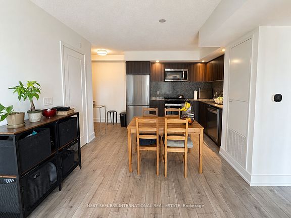 4th image of 10 Eva Rd #1501