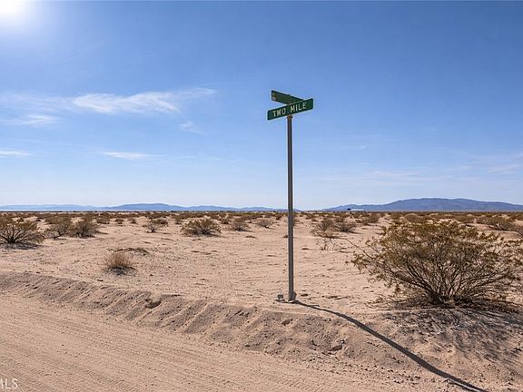 4th image of 2 Mile Rd