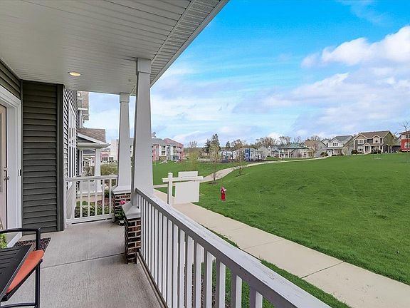 3rd image of 228 Sugar Maple Ln