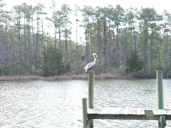 252 Jonaquins Drive, Beaufort, NC 28516