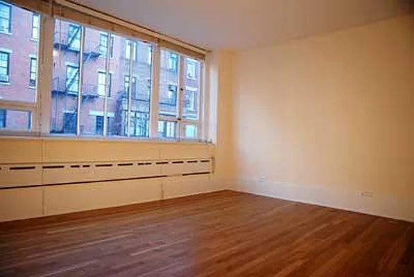 Rented by Buchbinder & Warren | media 28