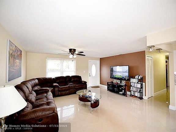 4th image of 8054 Rose Marie Cir