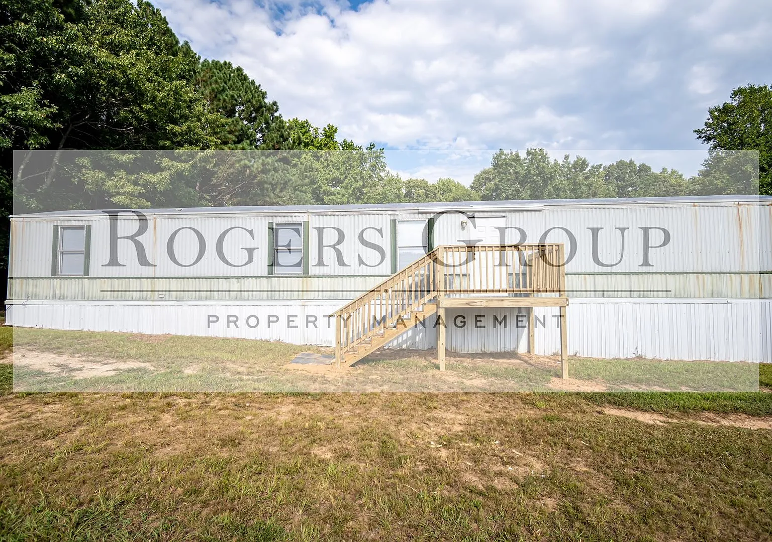 3 bed, 2.0 bath, $995 — Photo 1