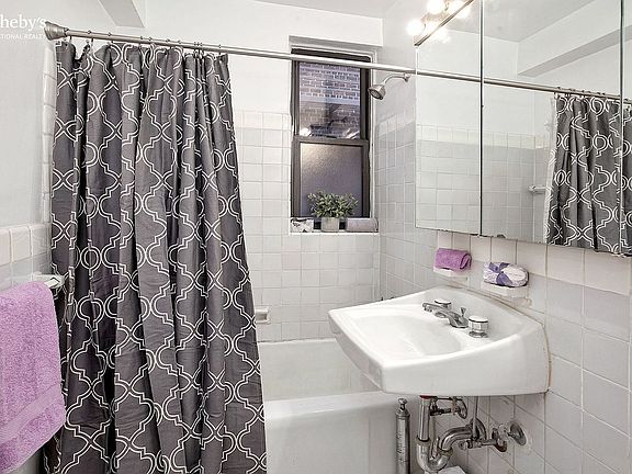 5th image of 60 E 9th St APT 530