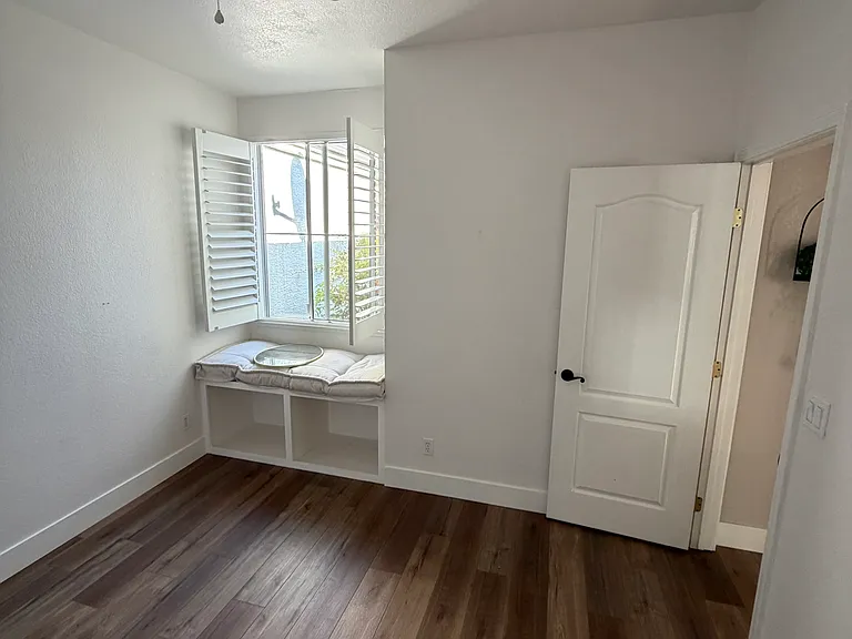 1035 Fremantle Way — Photo 2