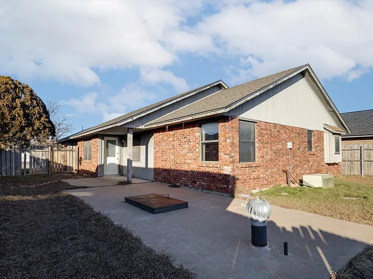 3916 SW Mesquite Dr — Photo 16