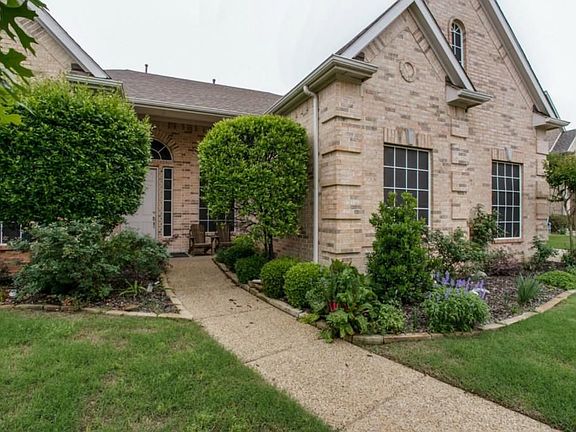 2nd image of 1712 Watersedge Dr