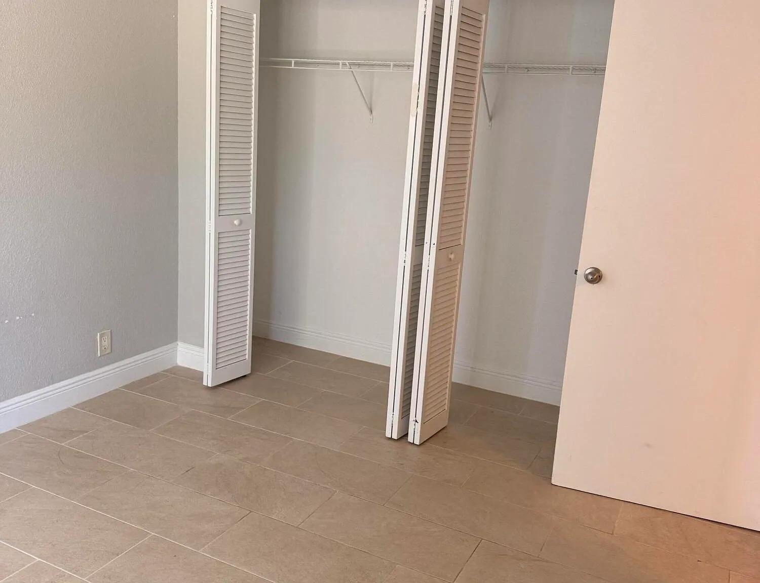 2 bed, 2.0 bath, 904 sqft, $1,950 — Photo 3