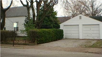 3rd image of 1118 Baker Ave