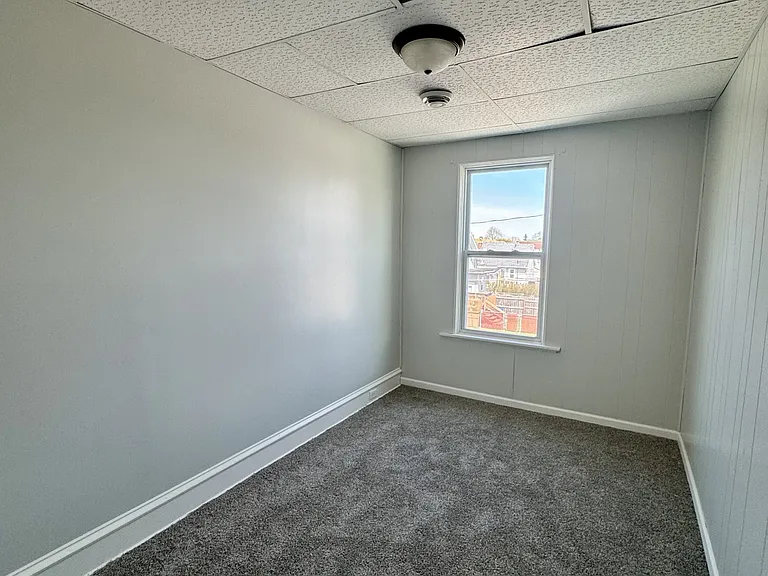 1215B Broadway Ave — Photo 8