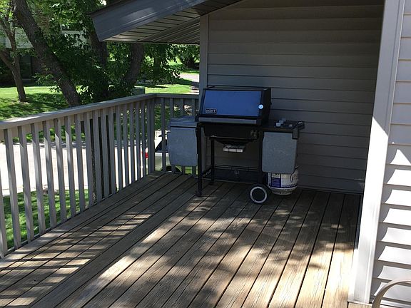 4th image of 9634 Hampshire Ln
