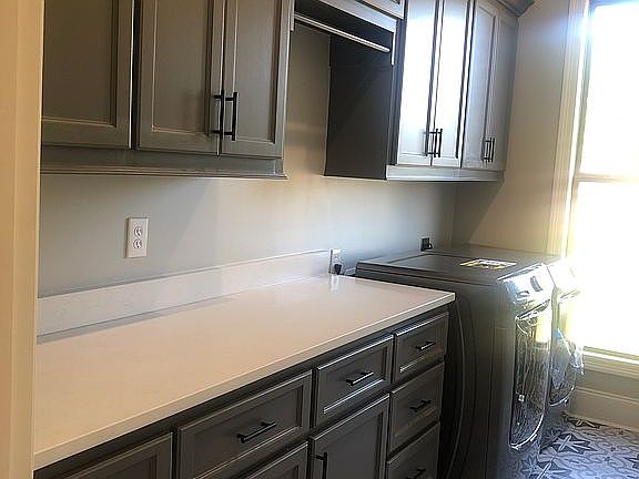 5th image of 123 McCabe Dr