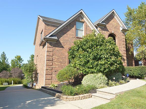 2nd image of 2609 Red Leaf Dr