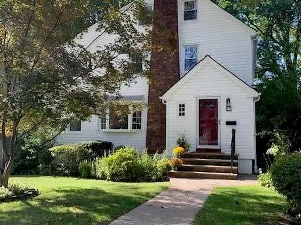 172 Griggs Ave, Teaneck, NJ 07666