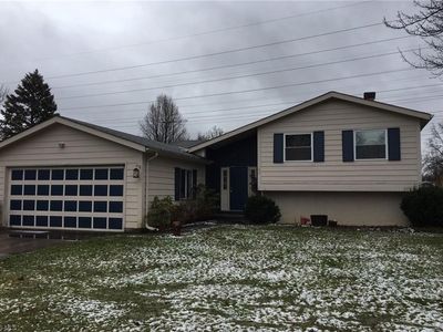 193 Meadow Cir, Berea, OH, 44017