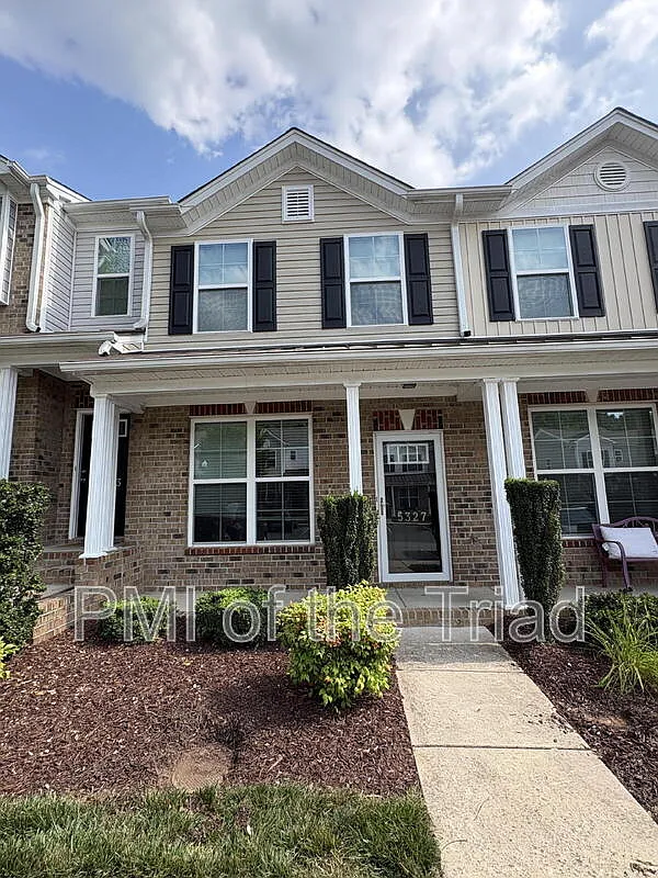 2 bed, 2.5 bath, 1664 sqft, $1,650 — Photo 1