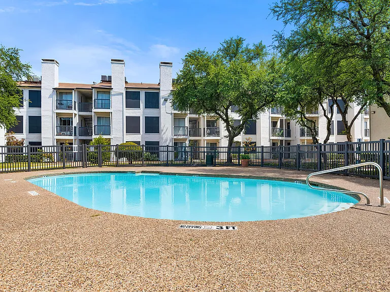 Solmere Dallas — Photo 13