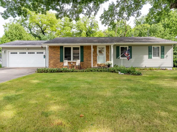 705 E 5th St, Coal Valley, IL 61240