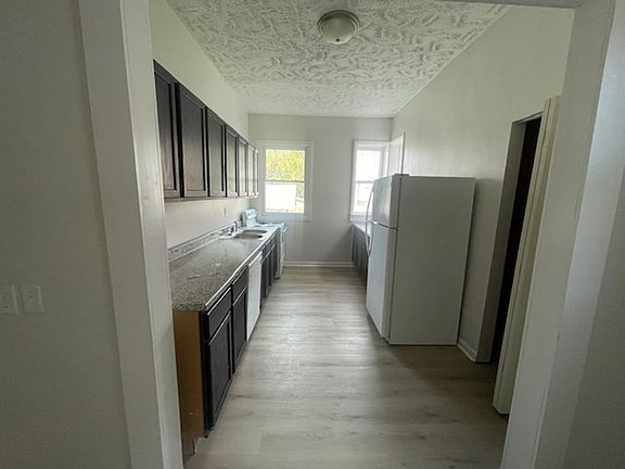 4th image of 914 N 40th St Unit 1