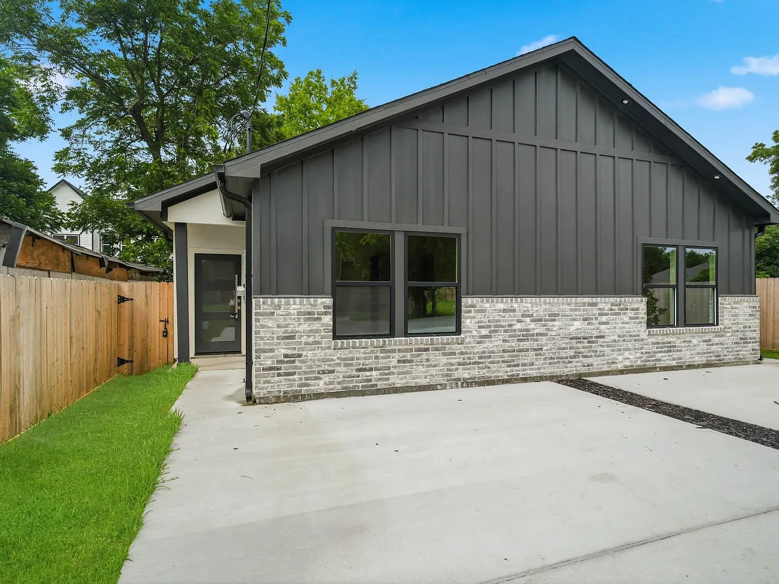 3 bed, 2.0 bath, 1210 sqft, $1,850 — Photo 1