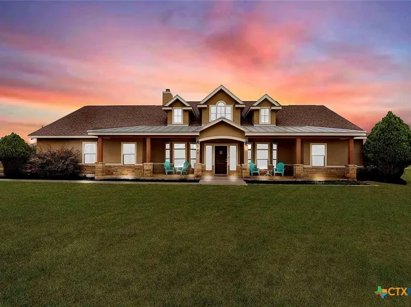 300 Rose Meadow Dr, La Vernia, TX 78121