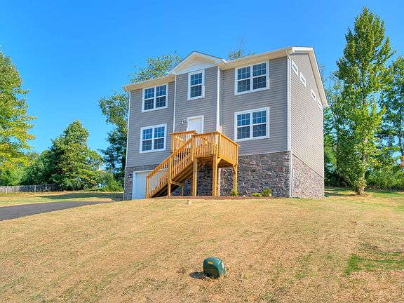2nd image of 980 Crosscreek Dr