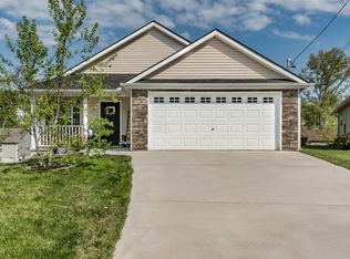 1723 Cove Oak Ln, Knoxville, TN 37909
