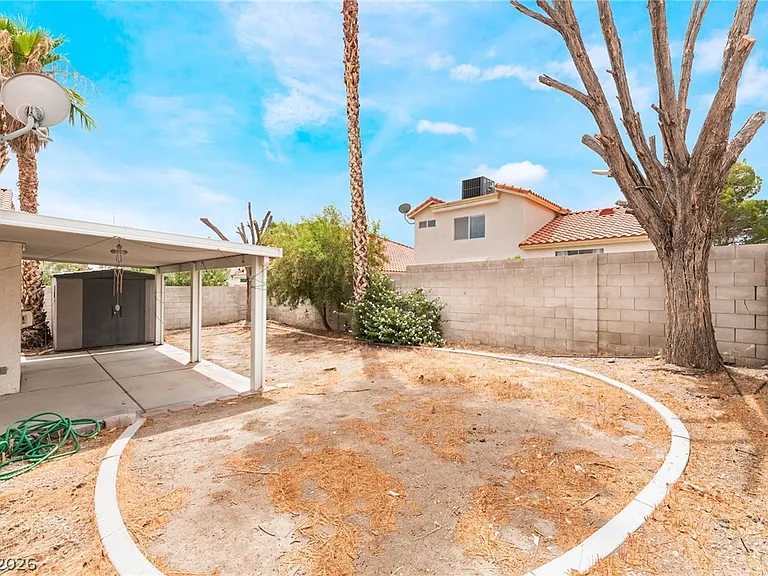 8725 Autumn Valley Ave — Photo 31