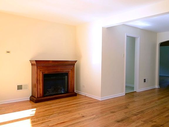 3rd image of 11417 S Artesian Ave