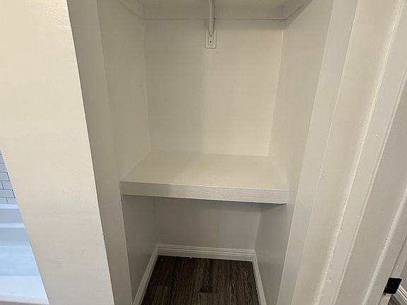 5th image of 3401 Club Dr APT 4