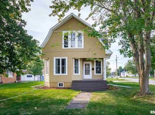 802 E Main St, Aledo, IL 61231