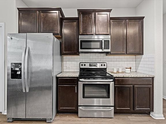 4th image of 516 E Slaughter Ln #2104