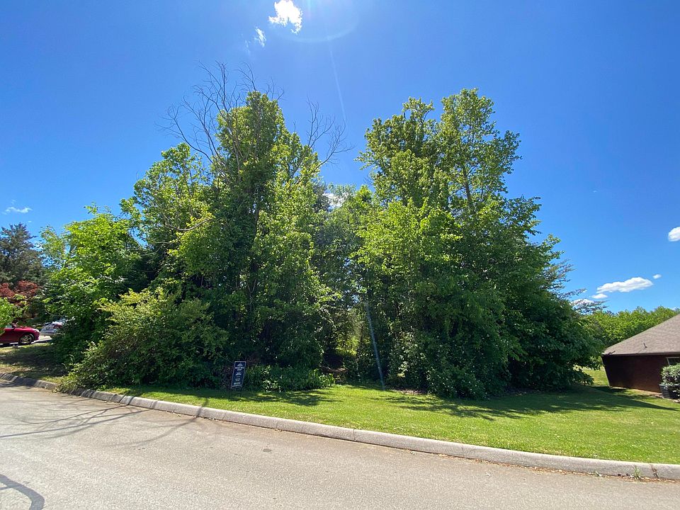 2nd image of 1057 Saint Johns Dr