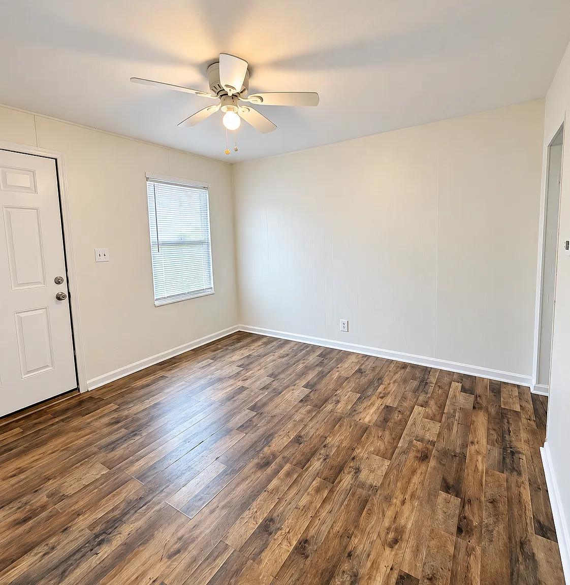 915 Euclid Avenue - 1 — Photo 3