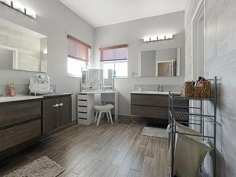 2316 SW 127th Ave — Photo 19