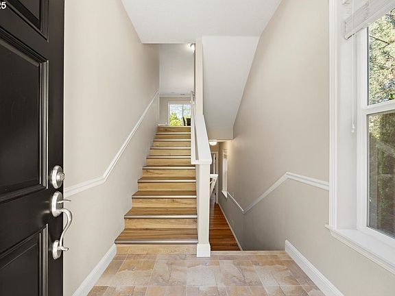 3rd image of 13235 SW Kingston Pl