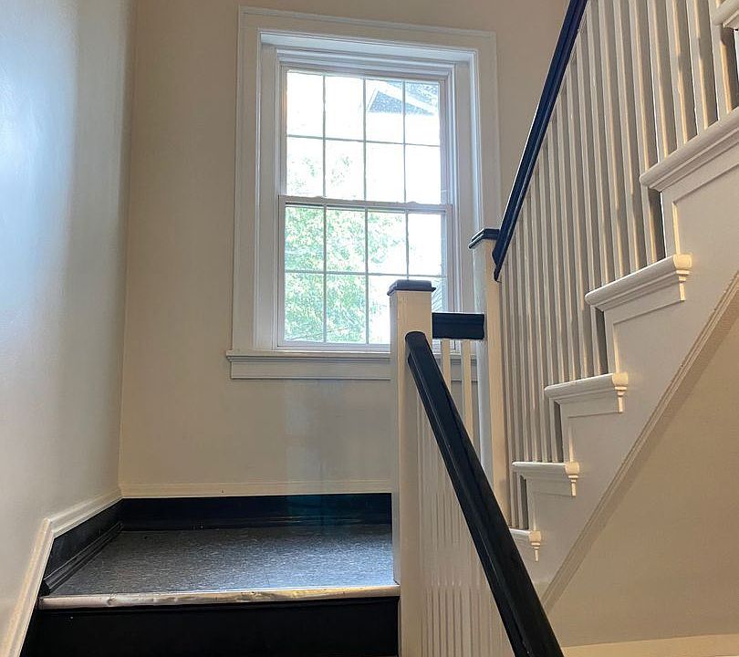 1st image of 12 S Boulevard APT 2