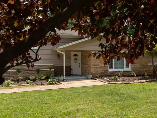 1710 S Ranch Drive, Springfield, MO 65809