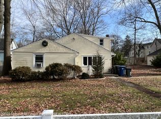 187 Chatham Ave, Oakhurst, NJ