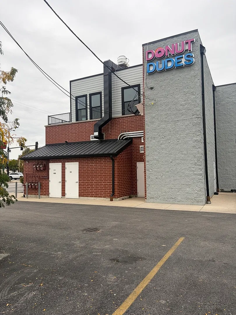 2 bed, 1.5 bath, 1000 sqft, $2,200 — Photo 1