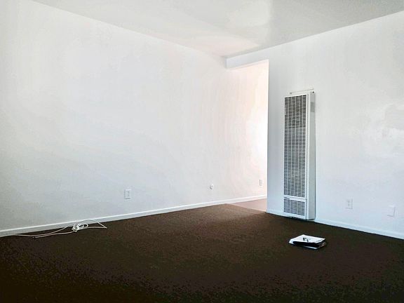 2nd image of 17-132 E 120th St #17