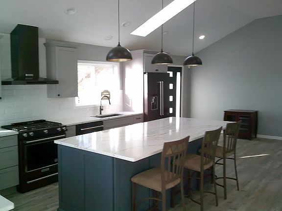 5th image of 7405 Lake Shore Dr