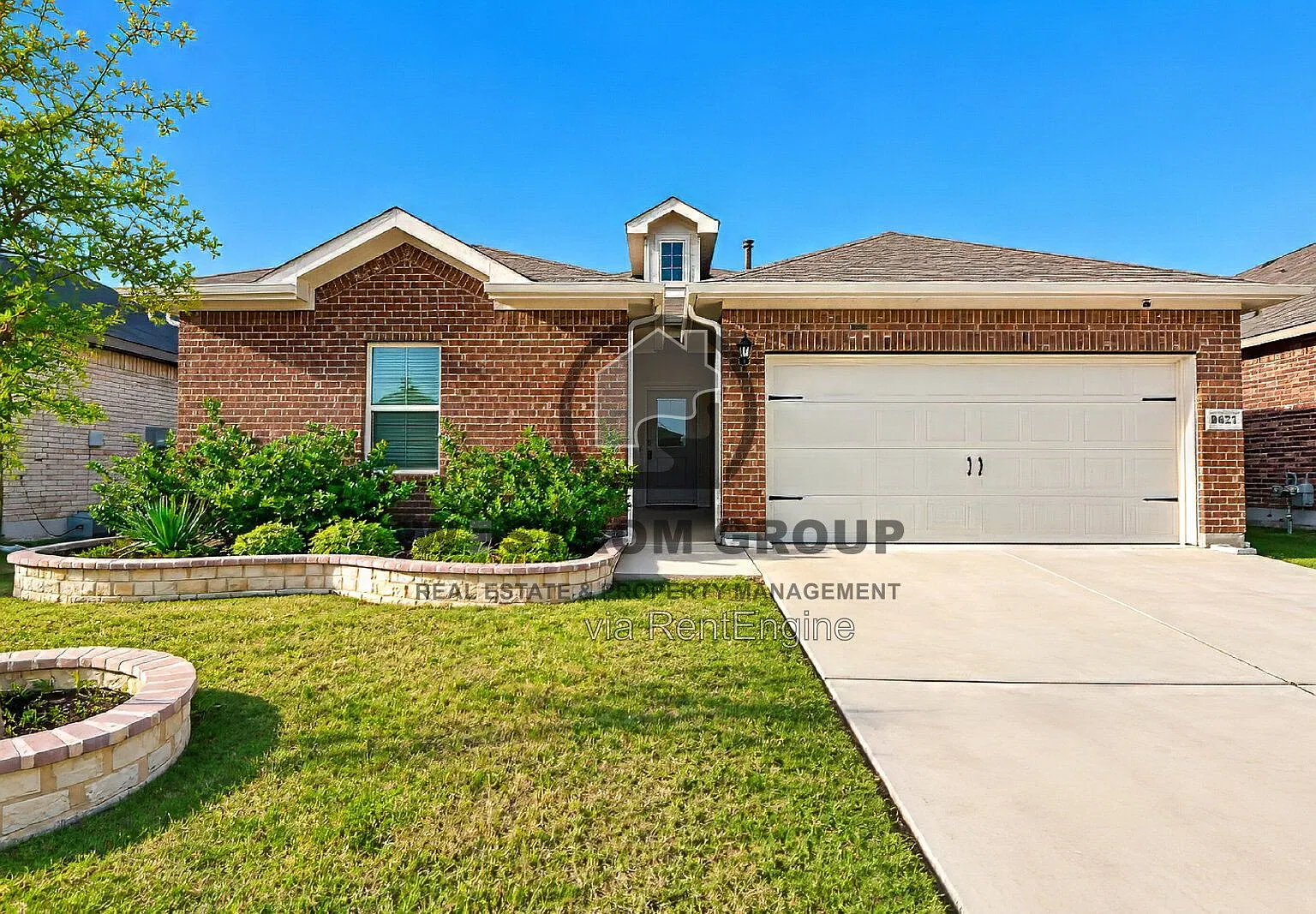 3 bed, 2.0 bath, 1736 sqft, $2,095 — Photo 4