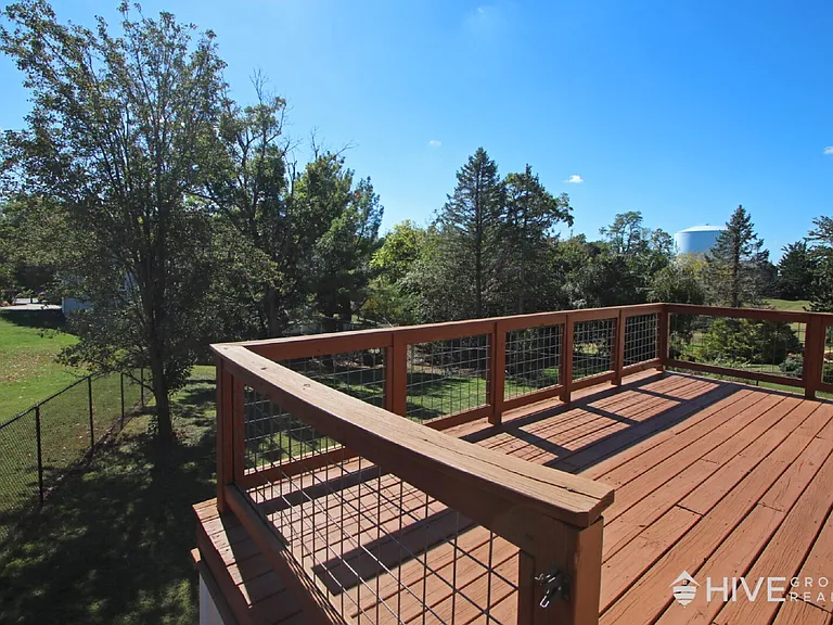 1041 Oak View Ct — Photo 8