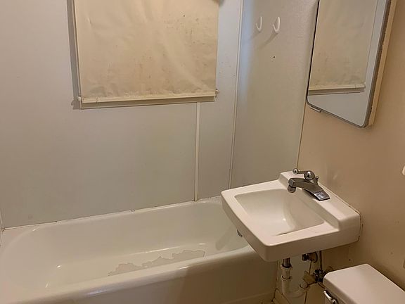 5th image of 1020-1030 E 12th St