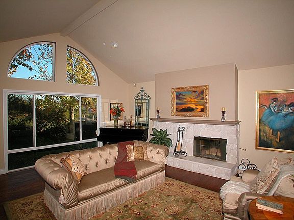 4th image of 2896 Las Brisas Dr